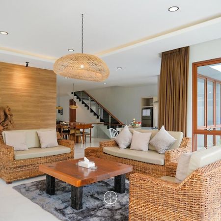 Asmaya Hill View Villa 7 Bedrooms With A Private Swimming Pool Бандунг Экстерьер фото